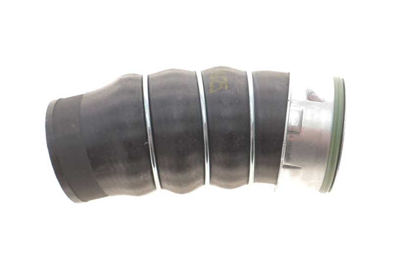Патрубок интеркулера (нижний/R) BMW 3 (E90/E91) 2.0d 04-12 (M47/N47) NRF