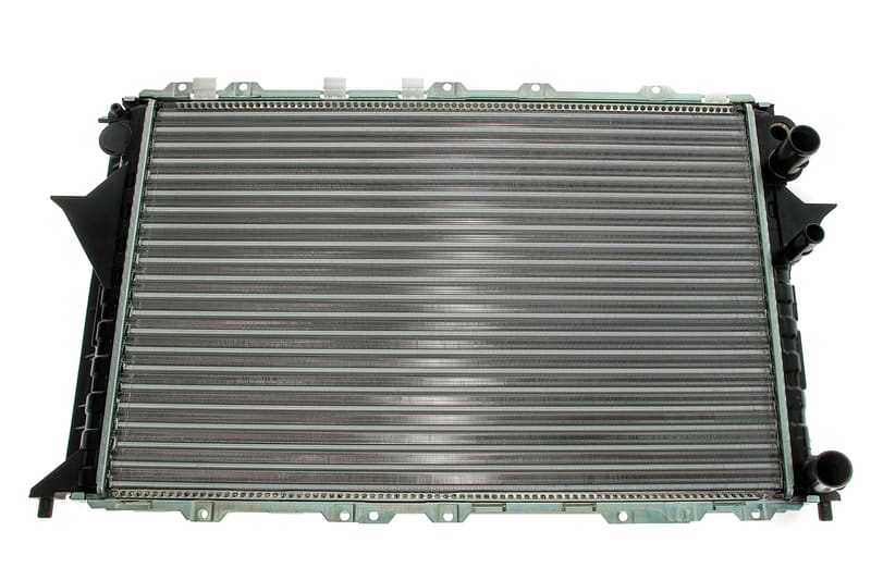 Радіатор охолодження Audi 80/100/A6 90-97 NRF