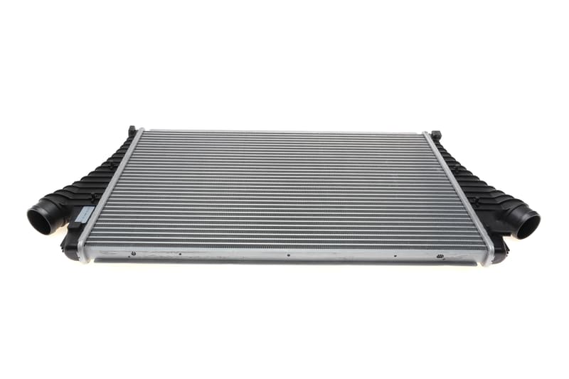 Радіатор інтеркулера Opel Vectra/Signum 2.0T/2.2DTI 02-08/Cadillac BLS 2.0T 06- NRF