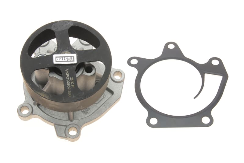 Помпа воды Nissan Juke 1.6DIG-T 10-/Qashqai/X-Trail 1.6DIG-T/2.0 15-/Tiida 1.6/1.8 12- SKF