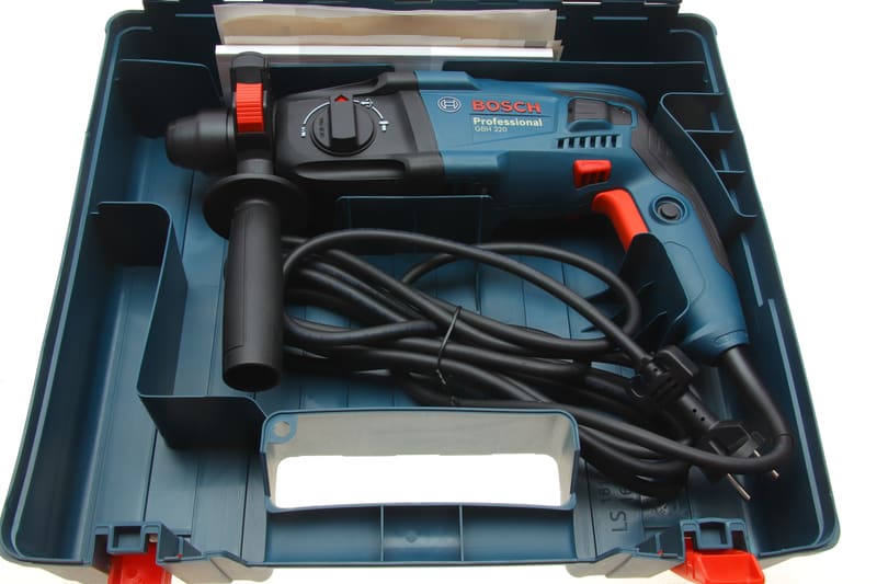 Перфоратор електричний GBH 220 (720W) 4мм-22мм BOSCH