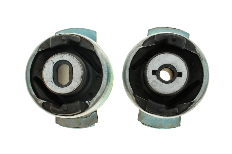 Сайлентблок балки (задней) Renault Laguna II 1.6-3.0 V6 24V 01-07 (к-т 2 шт.) UCEL