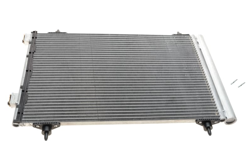 Радіатор кондиціонера Citroen Berlingo/Peugeot Partner 1.6i 08-18 VAN WEZEL