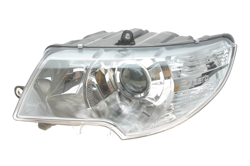 Фара (L) Skoda Superb 09-15 DPA