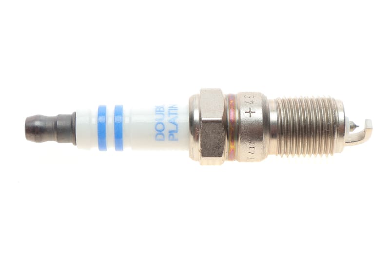 Свеча зажигания Ford Focus/VolvoV50/S40 2.0i 04-12 BOSCH