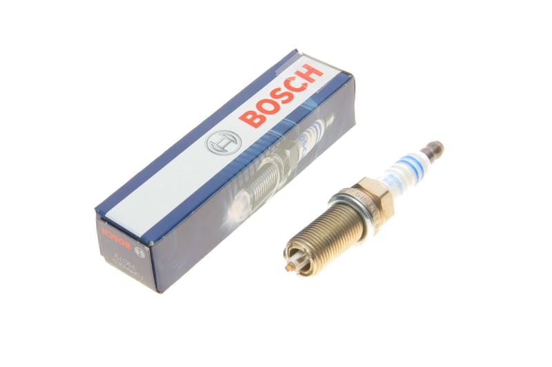 Свічка запалювання Volvo C30/C70/S40/V50 2.4 06-12 BOSCH
