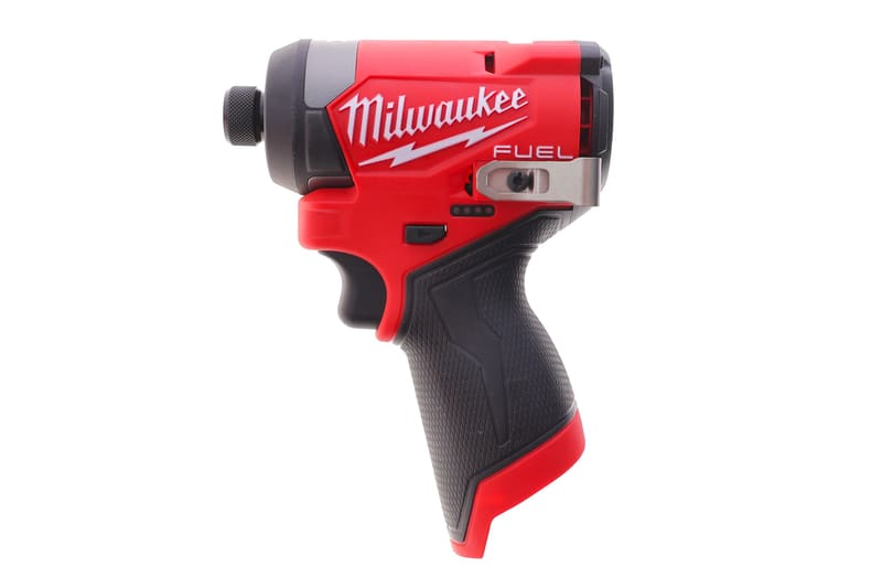 Дрель-шуруповерт аккумуляторный 1/4″ M12 FDD2-0 (170 Nm/12V) 0–3600 об/мин MILWAUKEE