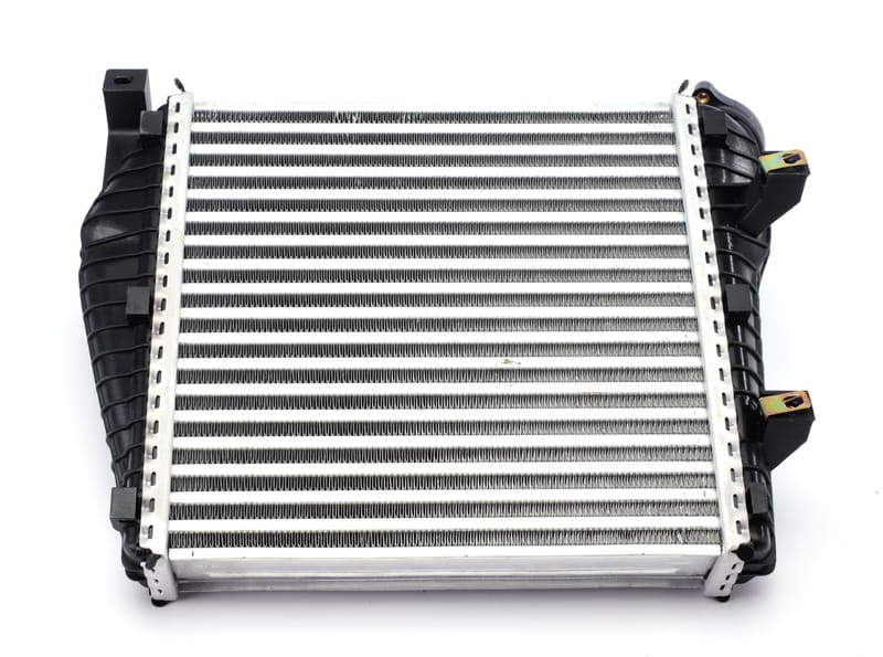 Радіатор інтеркулера Audi Q7/VW Touareg 3.0/4.1 03- (L) NRF