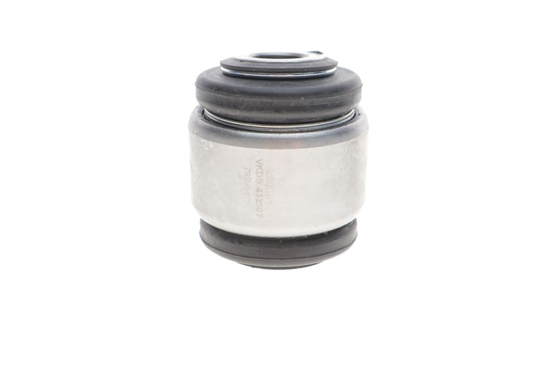 Сайлентблок рычага (заднего) Fiat Croma 05-/Opel Vectra/Signum 02-08/Saab 9-3 04-15 SKF