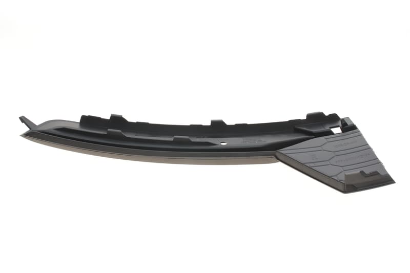 Вставка бампера (під протитуманку) Skoda Rapid 13- (R) DPA