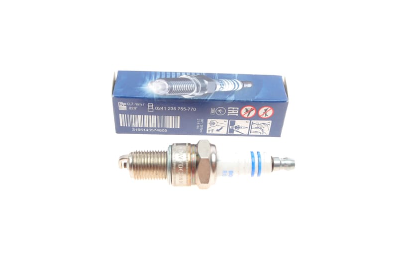 Свічка запалювання Chevrolet Aveo 1.4/1.5 05-08/Daewoo Lanos 1.3/1.5 97- BOSCH