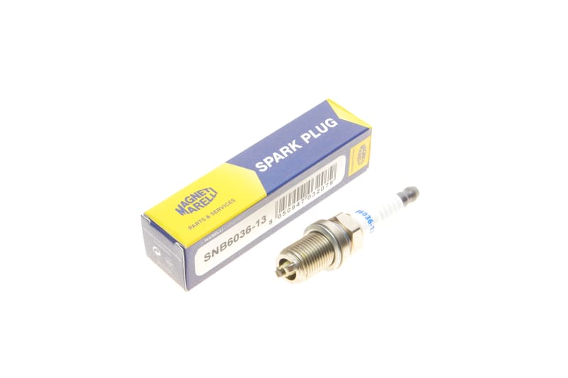Свеча зажигания Audi A4/A6 2.4/2.8/3.0/Passat 2.8 V6i 95-05 MAGNETI MARELLI