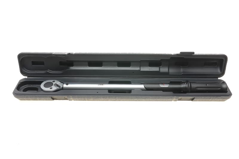 Ключ динамометрический 1/2" 40-210 Нм 560 мм JBM