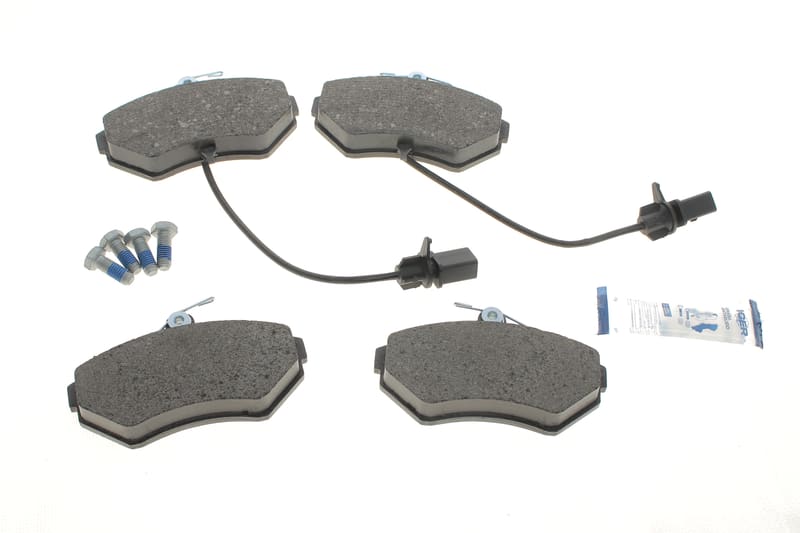 Колодки тормозные (передние) Audi A4 94-08/Seat Exeo 08-13/VW Passat B5 96-00 (+датчики) ICER