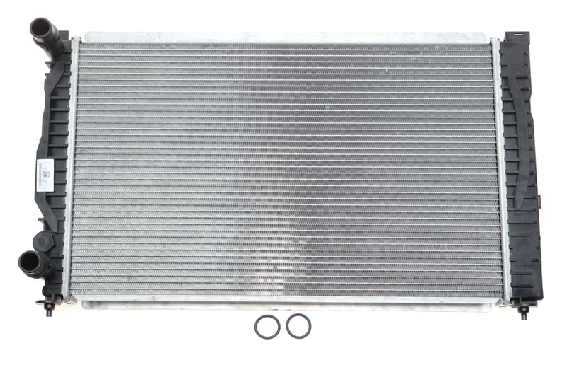Радиатор охлаждения Audi A4/A6/VW Passat 1.6-2.8 94-08 (632x395x33) NRF