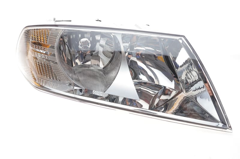 Фара (R) Skoda Octavia 04-13 DPA